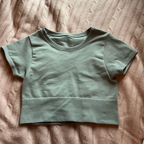 Offline by Aerie Seamless Ribbed Crop Top - Picture 1 of 2